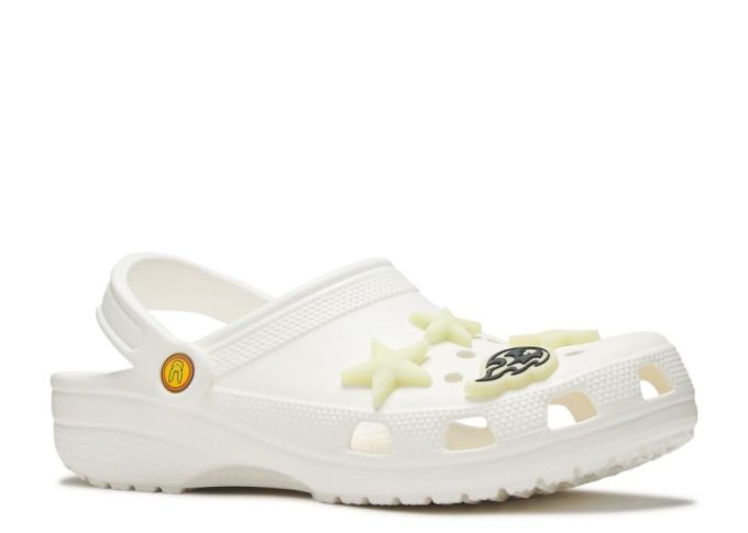 Bad Bunny x Classic Clog “Glow In The Dark” Bad Bunny x Classic Clog “Glow In The Dark”