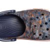Σανδάλια εκτύπωσης Crocs Bayaband Deep Blue 205840-4SC Σανδάλια εκτύπωσης Crocs Bayaband Deep Blue 205840-4SC