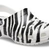 Crocs Classic Clog animal Printing Σανδάλια παραλίας Μαύρα Λευκά 206676-1DE
