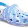 Crocs Classic Clog Marble Beach Sports Unisex Λευκά μπλε σανδάλια “White Blue” 206867-1FK Crocs Classic Clog Marble Beach Sports Unisex Λευκά μπλε σανδάλια “White Blue” 206867-1FK