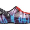 Crocs Classic Tie Dye Stay Warm Cozy Αθλητικές Παντόφλες Crocs Unisex Μωβ Κόκκινο 206341-988 Crocs Classic Tie Dye Stay Warm Cozy Αθλητικές Παντόφλες Crocs Unisex Μωβ Κόκκινο 206341-988