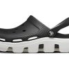 Σανδάλια παραλίας Crocs Duet Black White 11991-066 Σανδάλια παραλίας Crocs Duet Black White 11991-066