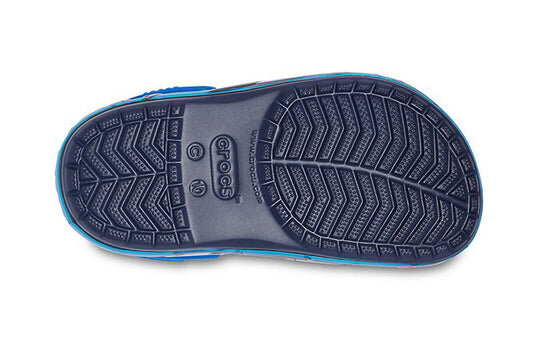 Crocs (PS) Αστεία μοτίβο καρχαρία Αθλητικά ίσια τακούνια εξωτερικού χώρου, βαθύ μπλε πέδιλα 207070-410 Crocs (PS) Αστεία μοτίβο καρχαρία Αθλητικά ίσια τακούνια εξωτερικού χώρου, βαθύ μπλε πέδιλα 207070-410