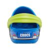 Αθλητικά μπλε πέδιλα Crocs (PS) με αστεία σχέδια με επίπεδη τακούνι 207074-4JL Αθλητικά μπλε πέδιλα Crocs (PS) με αστεία σχέδια με επίπεδη τακούνι 207074-4JL
