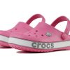 Μινιμαλιστικά αθλητικά ροζ σανδάλια Crocs (PS) Crocband Bold Logo για εξωτερικούς χώρους με επίπεδη τακούνι Μινιμαλιστικά αθλητικά ροζ σανδάλια Crocs (PS) Crocband Bold Logo για εξωτερικούς χώρους με επίπεδη τακούνι