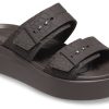 Crocs (WMNS) 2 λουριά Brooklyn “Brown” 208667-206