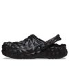 Crocs (WMNS) Classic Geometric Shoes με τσόκαρα “Μαύρα” 210069-001