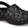 Crocs (WMNS) Classic Geometric Shoes με τσόκαρα “Μαύρα” 210069-001