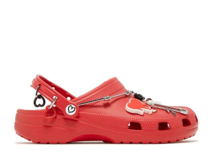Karol G x Classic Clog “Metal Hearts” Karol G x Classic Clog “Metal Hearts”